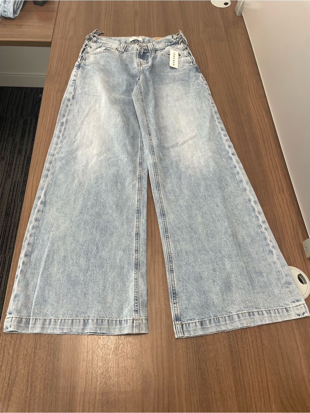 NWT PacSun Women’s Light Wash Wide Leg Jeans with Side Lace-Up Detail size 24 - Picture 7 of 9